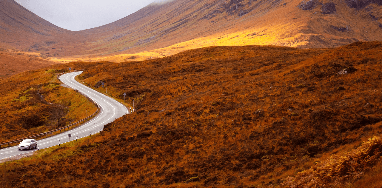 Paisaje con coche